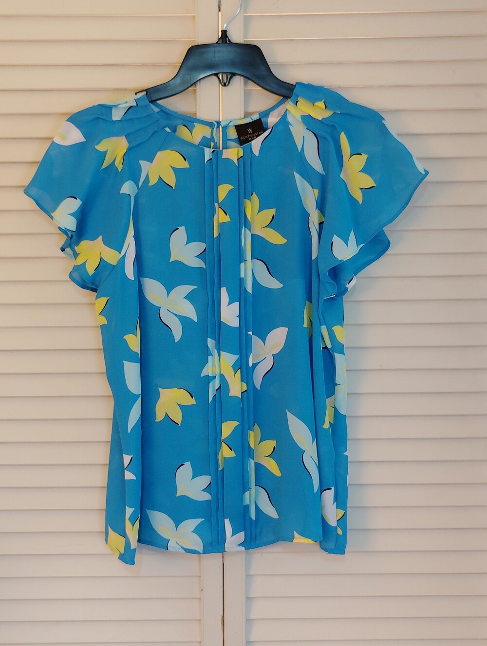 Worthington Blue Floral Flutter Sleeve Blouse with Yellow & White Blooms